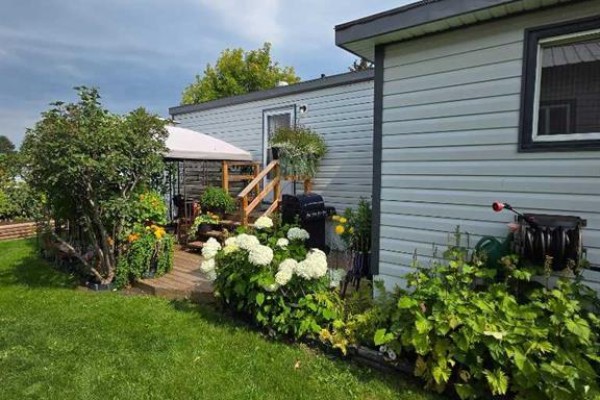 4pc Bathroom - 142 Rivervalley Estates, Whitecourt, AB T7S1K1 Photo 5
