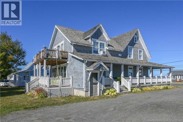 Sitting room - 142 Saint-pierre E Boulevard, Caraquet, NB E1W1B1 Photo 5