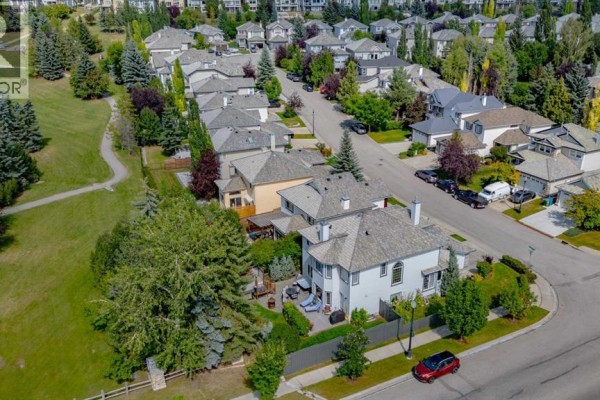 2pc Bathroom - 142 Springbank Crescent Sw, Calgary, AB T3H3S6 Photo 4