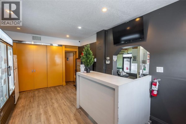 142/ 144 Mitton Street, Sarnia, ON N7T3T7 Photo 4