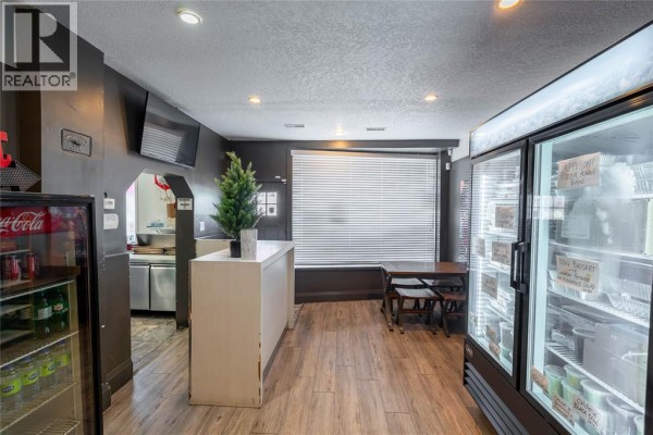 142/ 144 Mitton Street, Sarnia, ON N7T3T7 Photo 5
