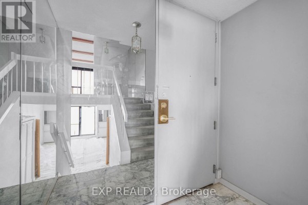 Primary Bedroom - 1420 - 33 Harbour Square, Toronto, ON M5J2G2 Photo 4