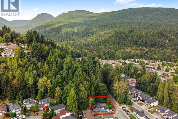 1420 Pipeline Road, Coquitlam, BC V3E2X2 Photo 2
