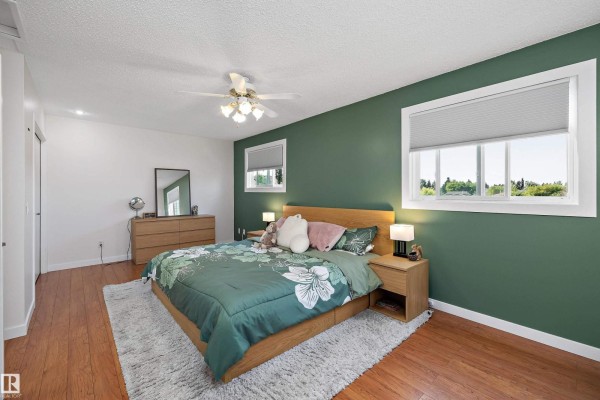 Family room - 14207 23 St Nw, Edmonton, AB T5Y1N1 Photo 4
