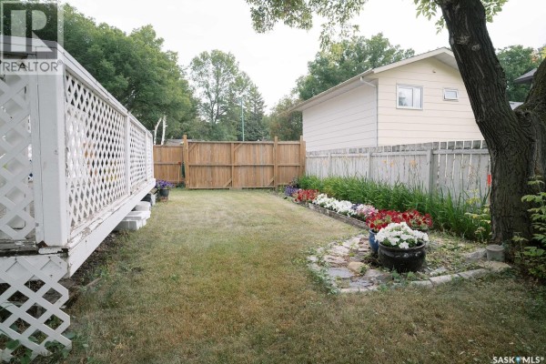 4pc Bathroom - 1421 H Avenue N, Saskatoon, SK S7L2E5 Photo 5