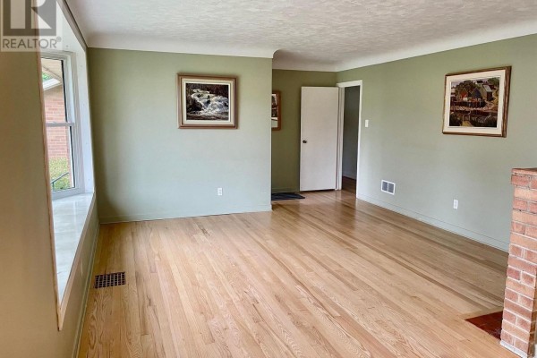 Primary Bedroom - 1421 Palen Avenue, Ottawa, ON K1H7E6 Photo 4