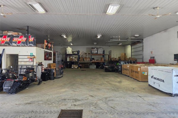 1421 White Swan Street, Brandon, MB R7C0A5 Photo 5