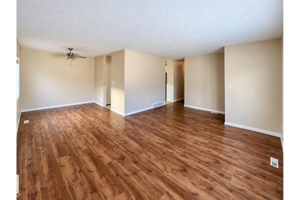 Kitchen - 14212 114 St Nw, Edmonton, AB T5X3Z8 Photo 3