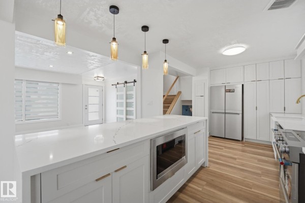 Kitchen - 14214 87 Av Nw, Edmonton, AB T5R4E2 Photo 3
