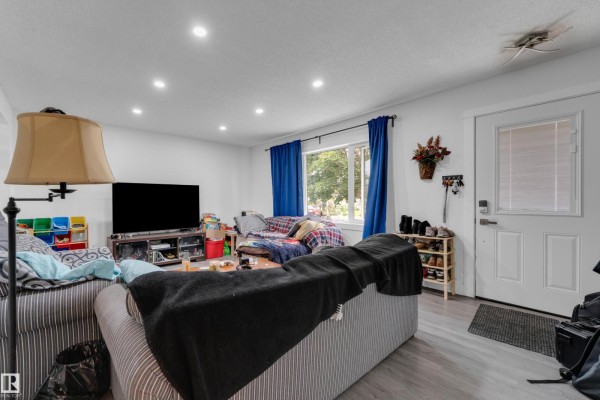 Bedroom 3 - 14216 58 St Nw, Edmonton, AB T5A1N4 Photo 3