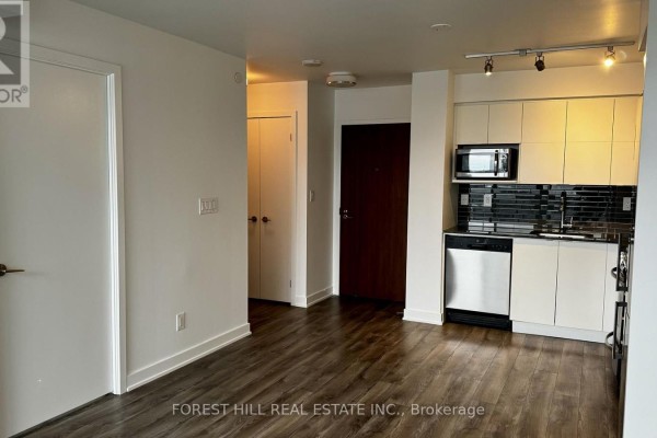 Living room - 1422 - 160 Flemington Road, Toronto, ON M6A0A9 Photo 2