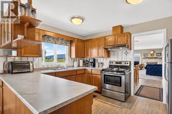 14221 Mckechnie Road, Pitt Meadows, BC V3Y1Z1 Photo 2