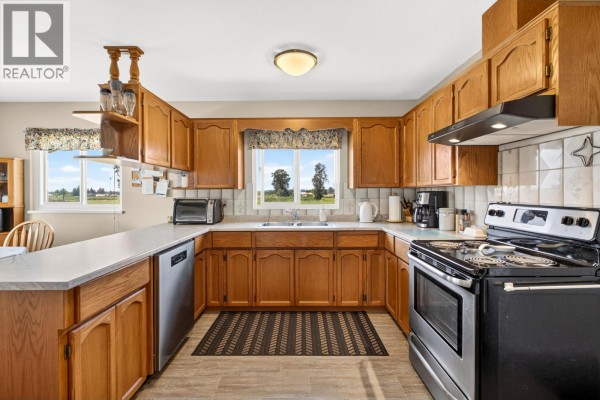 14221 Mckechnie Road, Pitt Meadows, BC V3Y1Z1 Photo 3