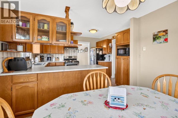 14221 Mckechnie Road, Pitt Meadows, BC V3Y1Z1 Photo 4