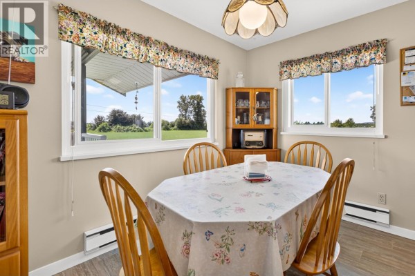 14221 Mckechnie Road, Pitt Meadows, BC V3Y1Z1 Photo 5