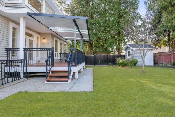 14225 69a Avenue, Surrey, BC V3W1A5 Photo 3