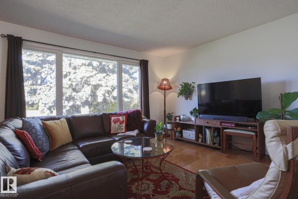 Primary Bedroom - 14235 53 St Nw, Edmonton, AB T5A1L6 Photo 5