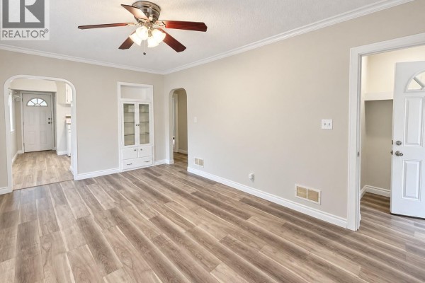 4pc Bathroom - 1424 Forget Street, Regina, SK S4T4Y3 Photo 5
