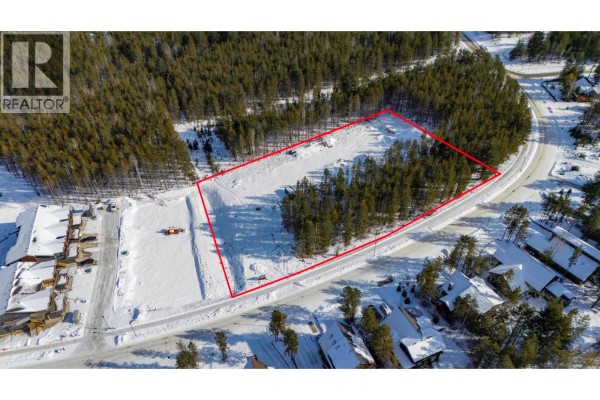 1424 Granite Drive, Golden, BC V0A1H0 Photo 4
