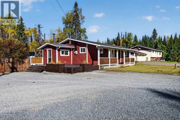 Living room - 14240 Giscome Road, Prince George, BC V2N6W6 Photo 2