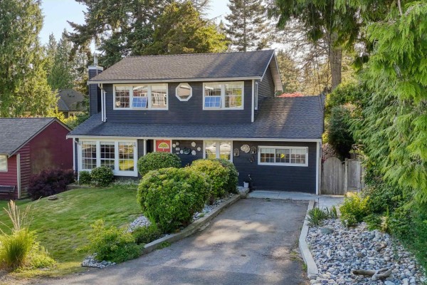 1425 129 Street, Surrey, BC V4A3X9 Photo 2