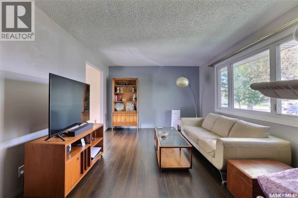 Dining room - 1425 9th Avenue N, Regina, SK S4R0E6 Photo 3