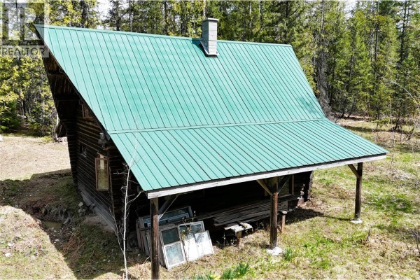 1425 Bobbie Burns Road, Lumby, BC, photo 3