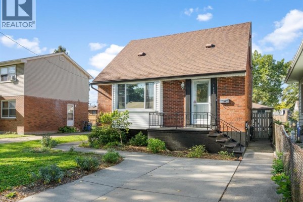 Laundry room - 1425 Westcott, Windsor, ON N8V4C3 Photo 2