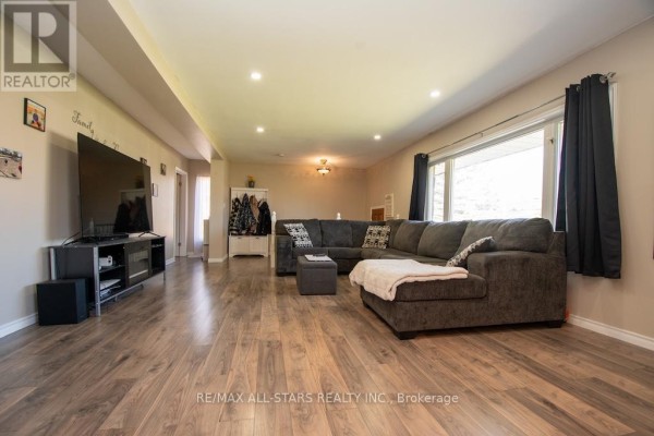 Primary Bedroom - 1426 Highway 7a, Kawartha Lakes, ON L0A1A0 Photo 4