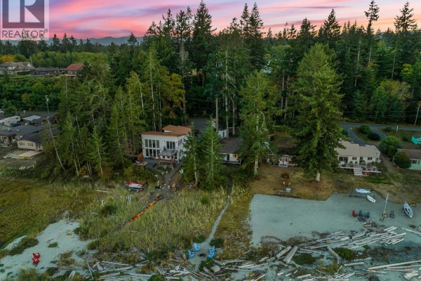 1426 Wilkinson Rd, Comox, BC, photo 3