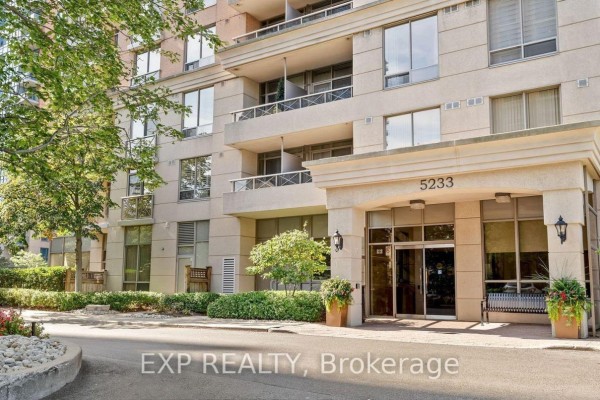 Kitchen - #1428 - 5233 Dundas Street W, Toronto, ON M9B6M1 Photo 3