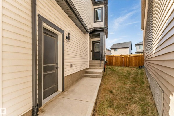 Kitchen - 1428 11 Av Nw, Edmonton, AB T6T2W4 Photo 3