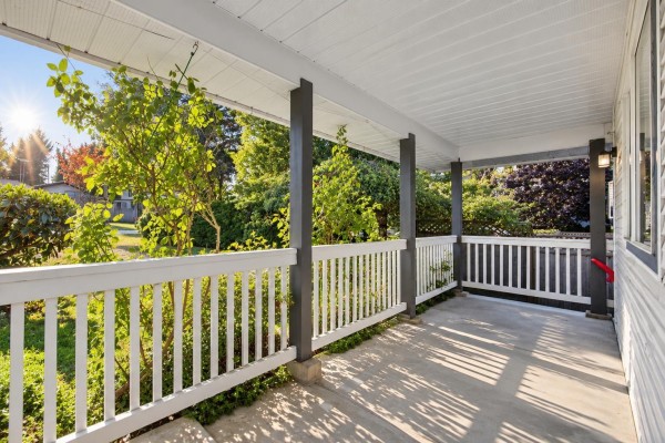 14287 73a Avenue, Surrey, BC V3W2R9 Photo 4