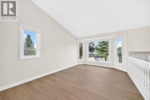 Dining room - 143 Applewood Drive Se, Calgary, AB T2A7B8 Photo 5