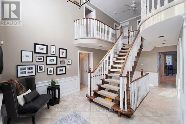 Great room - 143 Carlyle Crescent, Aurora, ON L4G6P8 Photo 2