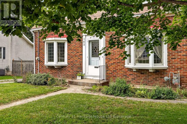 Sunroom - 143 Charles Street E, Ingersoll, ON N5C1J9 Photo 4