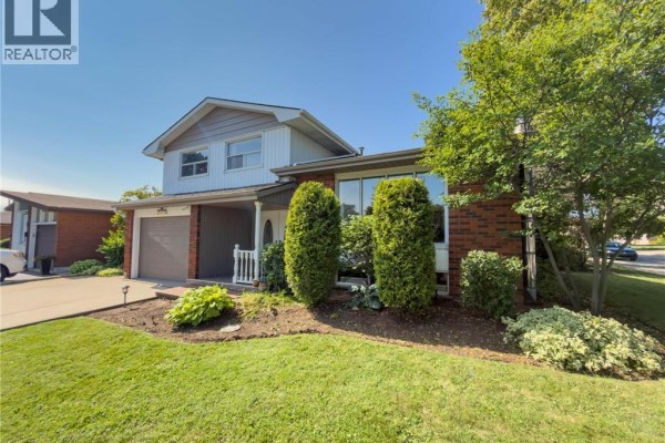143 Cromwell Crescent, Hamilton, ON, photo 2