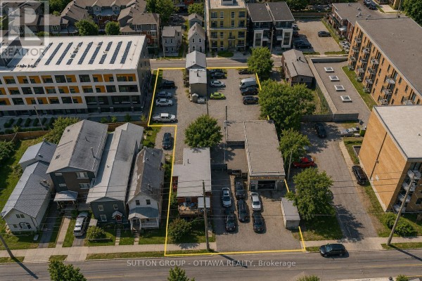 143 Forward & 140-144 Hinchey Avenue, Ottawa, ON K1Y1K8 Photo 2