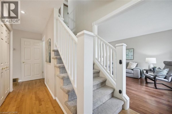 4pc Bathroom - 143 Hillbrook Crescent, Kitchener, ON N2N1J4 Photo 4
