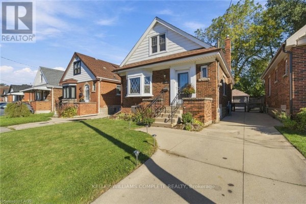3pc Bathroom - 143 Huxley Avenue S, Hamilton, ON L8K2P9 Photo 2