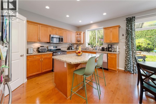 143 Maple Drive, Port Moody, BC V3H0A8 Photo 5
