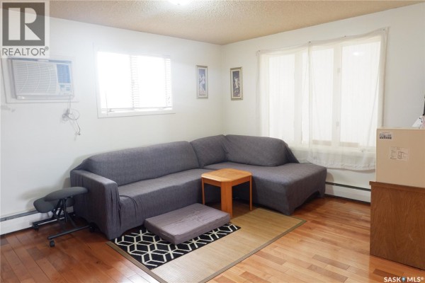 143 Railway Avenue, Coronach, SK S0H0Z0 Photo 4
