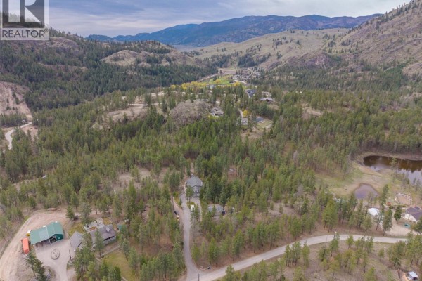 Primary Bedroom - 143 Saddlehorn Drive, Kaleden, BC V0H1K0 Photo 3
