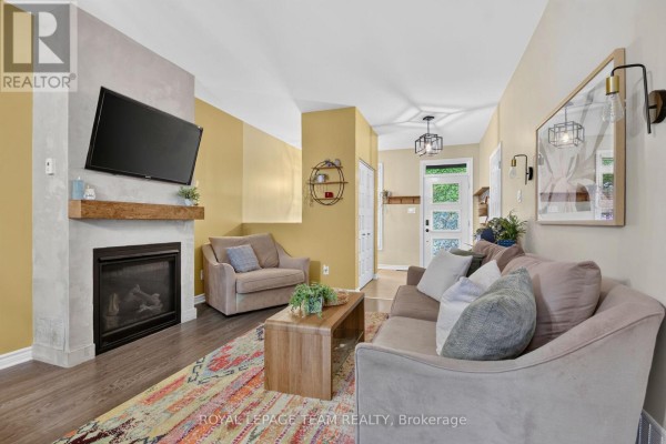 Sitting room - 143 St Malo Place, Russell, ON K0A1W0 Photo 4