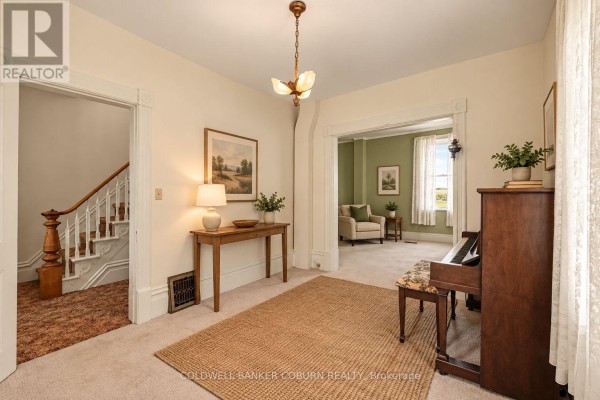 Sitting room - 14317 County 43 Road, North Stormont, ON K0C1K0 Photo 5