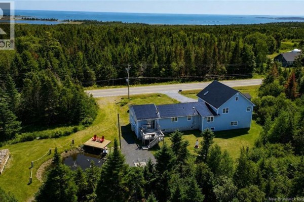 Bath (# pieces 1-6) - 1432 Route 776, Grand Manan, NB E5G1H6 Photo 4