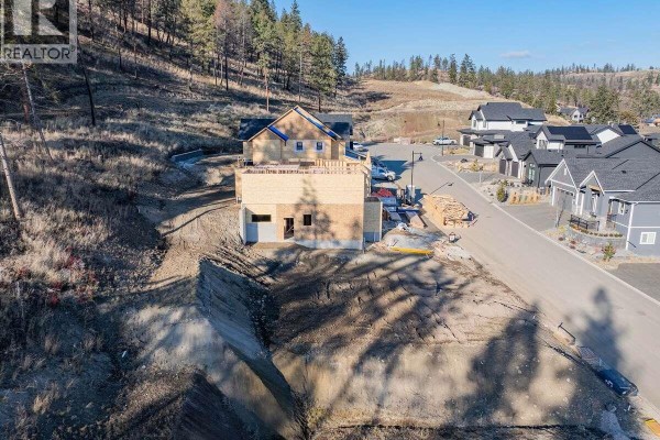 1432 Whistling Pine Place, Kelowna, BC V1V0J3 Photo 4