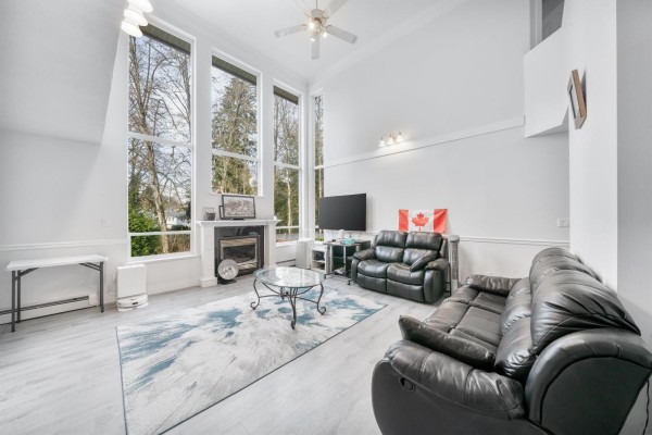 14339 74a Avenue, Surrey, BC V3W4C6 Photo 5