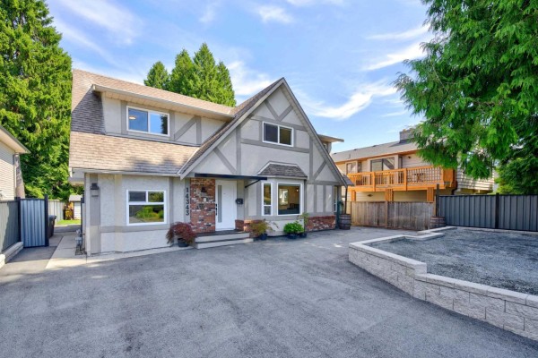 14343 17 Avenue, Surrey, BC V4A6L3 Photo 2