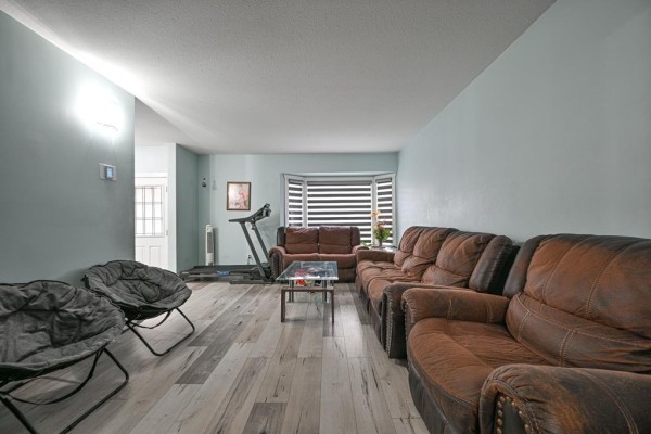 14346 68b Avenue, Surrey, BC V3W8X1 Photo 4